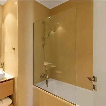 Modern 2 Bedroom * 니코시아