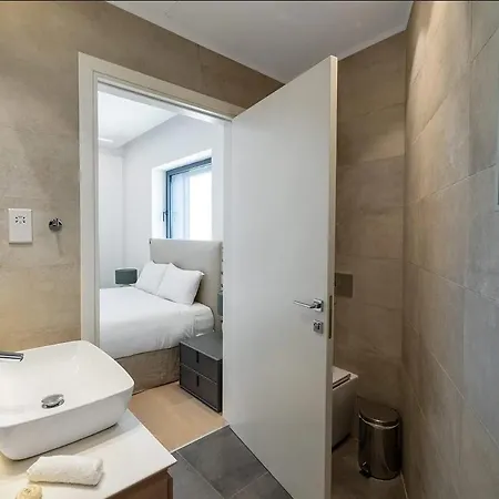 아파트 Modern 2 Bedroom 니코시아