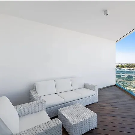 아파트 Modern 2 Bedroom *